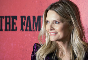 Michelle+Pfeiffer+Family+World+Premiere+Red+YJTZQHsdMRul